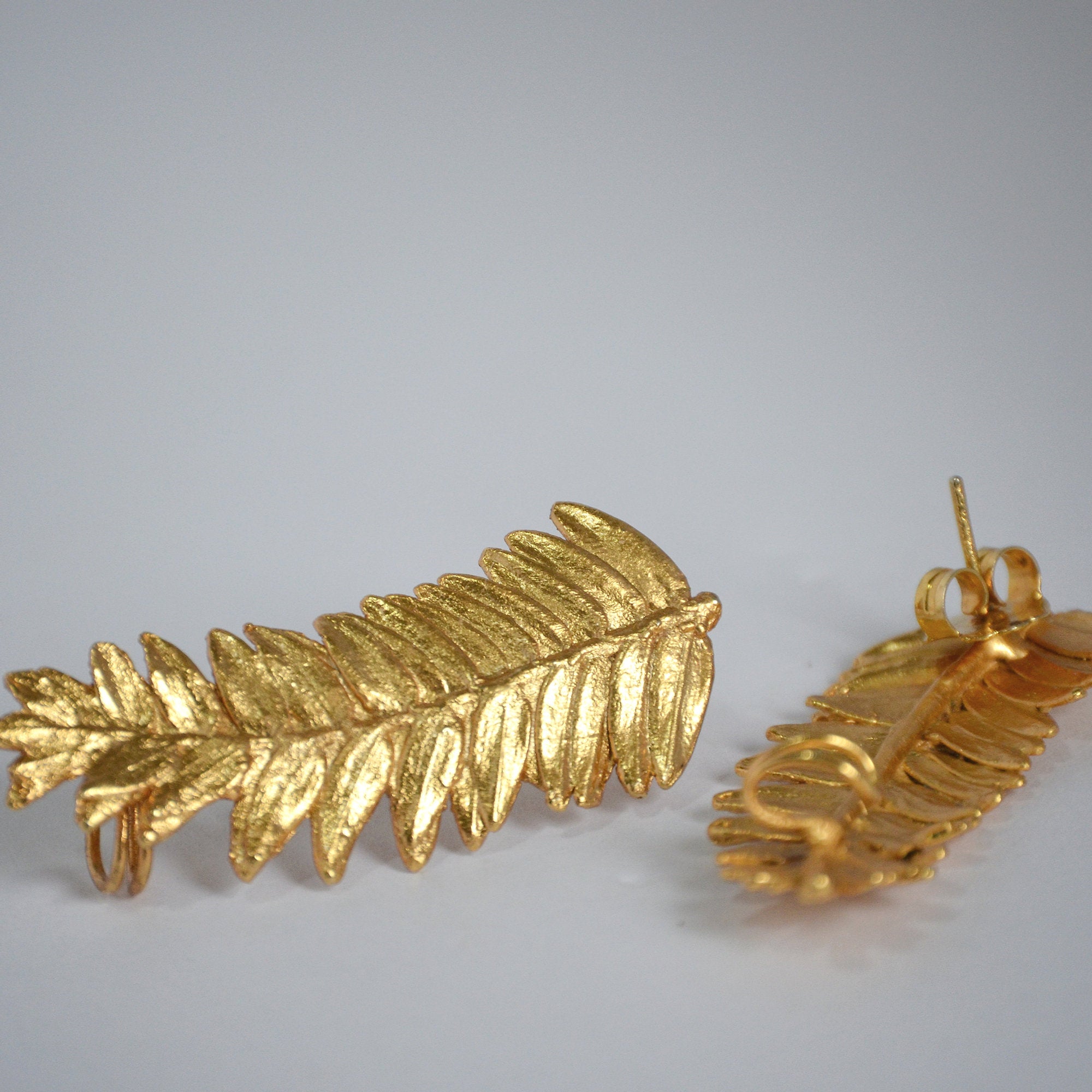 Ear cuff pine