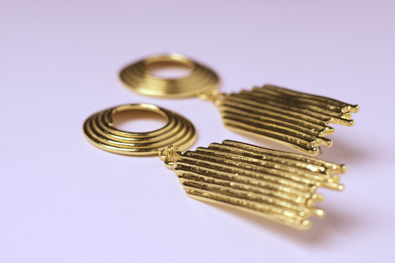 Aros placa dorados